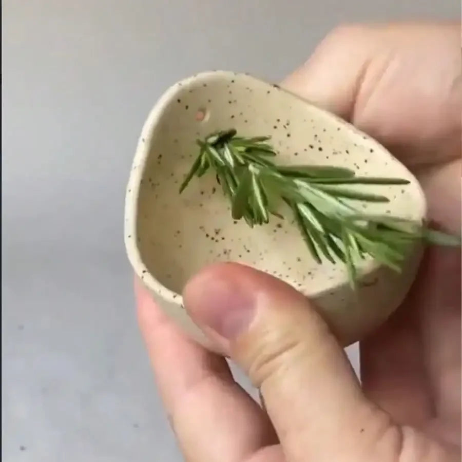 Herb Stripper Bowl - Efficient Leaf Removal Tool for Parsley & Mint, Essential Kitchen Utensil for Salads & Garnishes